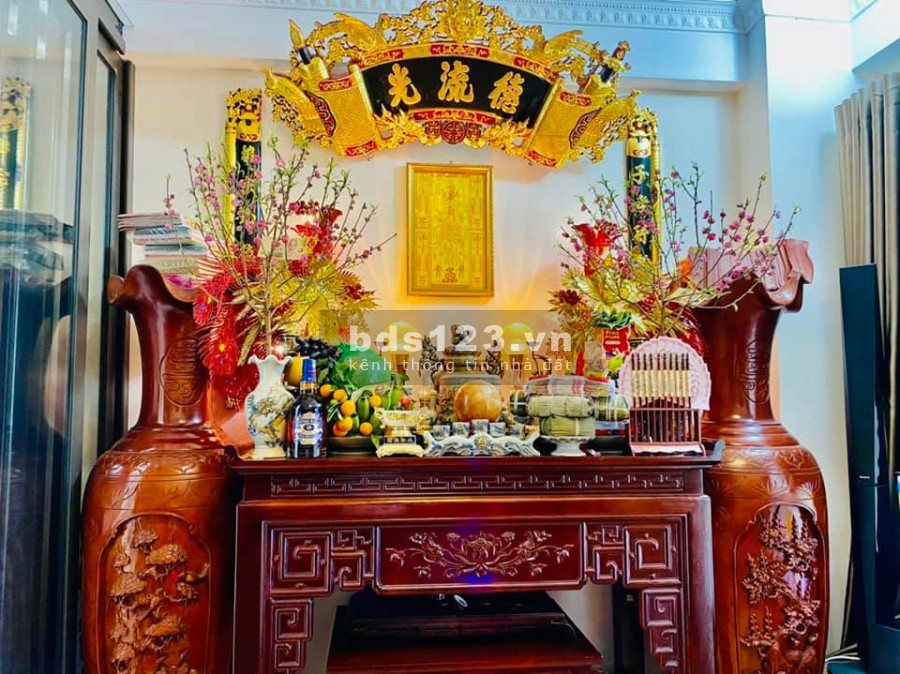 Bán nhà phố Trạm, Chủ sởi lởi, thoáng sáng rực rỡ, nội thất lung linh, thang máy sịn
