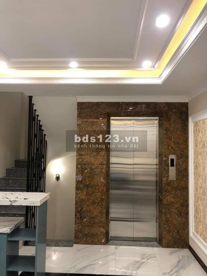 Bán nhà phố Trạm, Chủ sởi lởi, thoáng sáng rực rỡ, nội thất lung linh, thang máy sịn