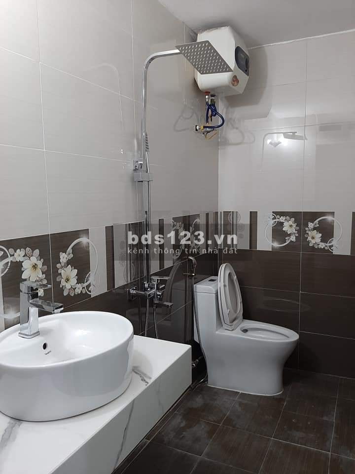 Chỉ 3 tỷ sở hữu ngay nhà phân lô 5 tầng, dt 40m2, Tam Trinh, Quận Hoàng Mai, lh 0977440990