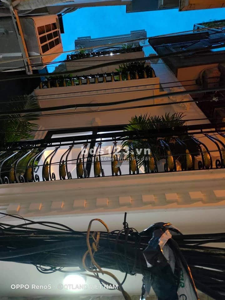 Chỉ 3 tỷ sở hữu ngay nhà phân lô 5 tầng, dt 40m2, Tam Trinh, Quận Hoàng Mai, lh 0977440990
