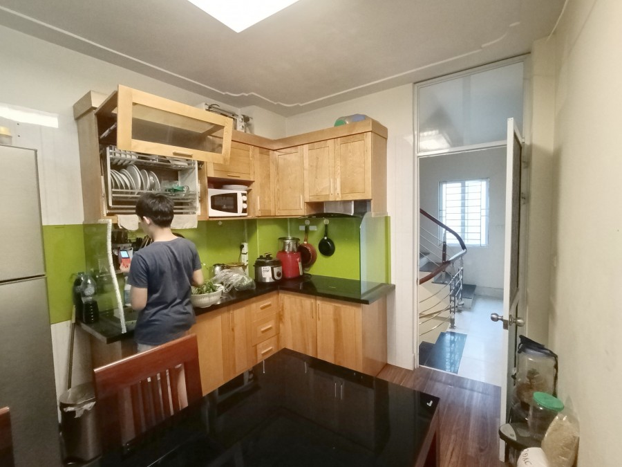 Bán gấp nhà mặt phố Mễ Trì Thượng dt 35m2, 6 tầng, giá 6,15 tỷ, kinh doanh siêu đỉnh, 2 oto tránh
