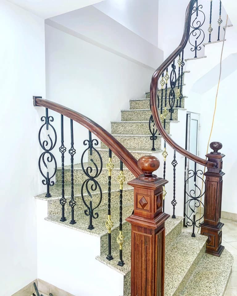 Mặt phố Nghi Tàm, kinh doanh tấp nập, 6 tầng thang máy, tặng Full nội thất xịn xò