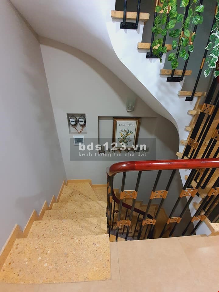 Xã Đàn cạnh Ngã 6 Ô Chợ Dừa , diện tích khủng 80m2 giá giật mình