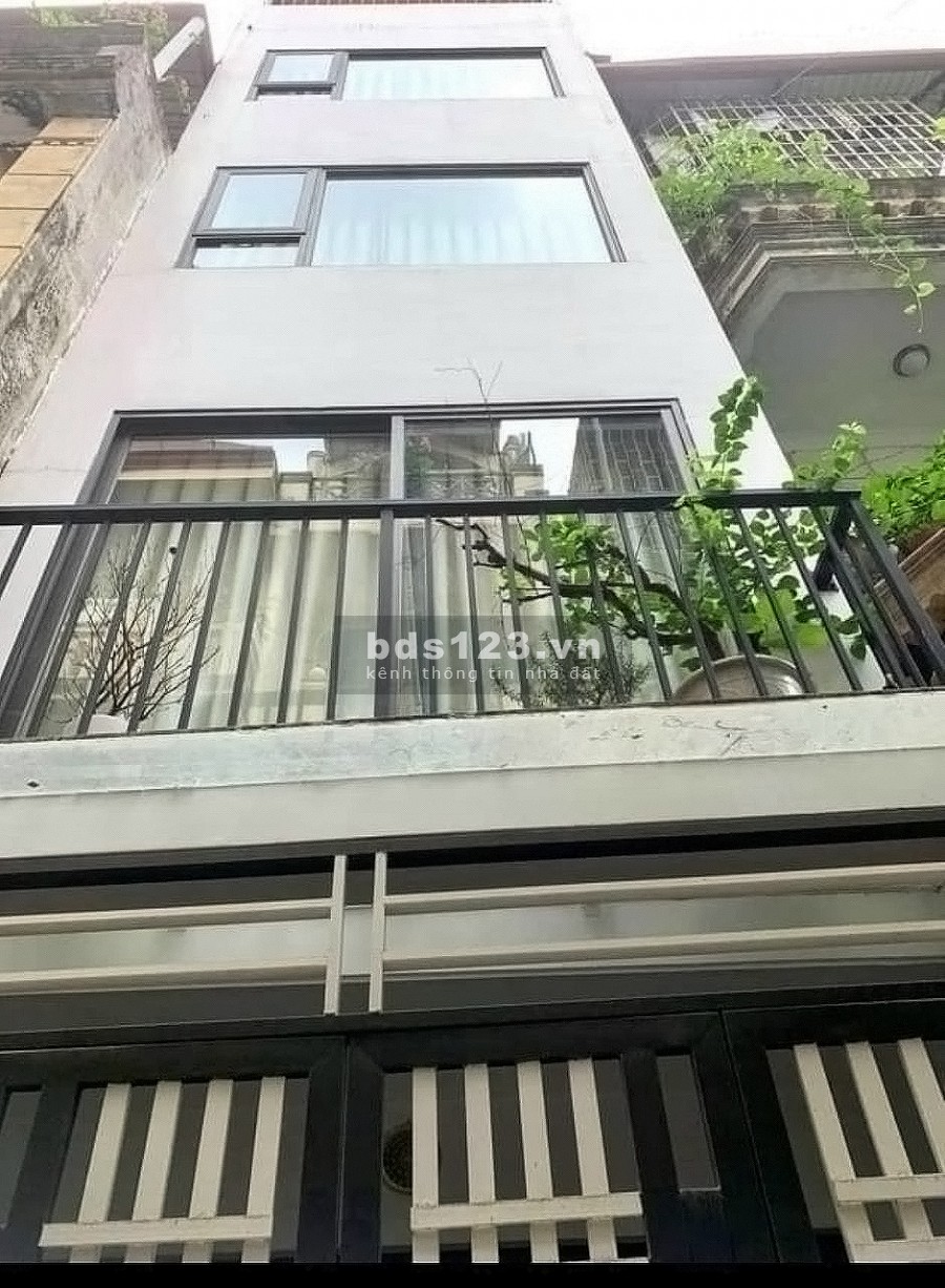 Bán nhà mặt ngõ ô tô cách 20m nhà mới ở ngay, công năng, 6 phòng ngủ, tiện cho thuê