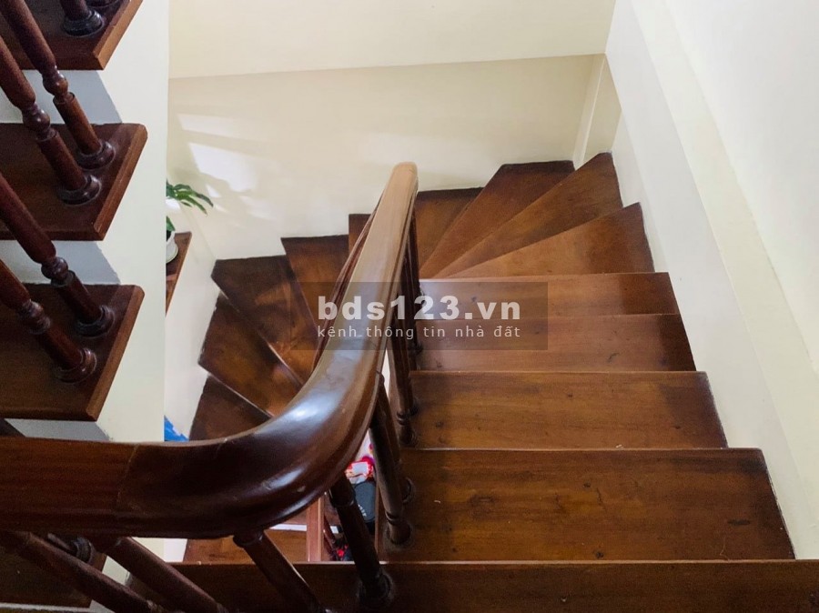 Bán nhà Phú Đô, diện tích 34m2, 5 tầng, ô tô qua cổng, 2 mặt ngõ, chỉ 3.x tỷ (x nhà trẻ).