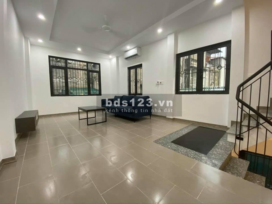 Nhà gấp nhà 5 tầng Cổ Nhuế, hai mặt thoáng - sáng long lanh, cây xanh bên thềm