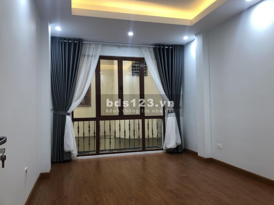 Bán nhà đẹp diện tích sử dụng 43m2, 5 tầng, giá 4,5 tỷ, phố Thái Hà, Chùa Bộc, Đống Đa