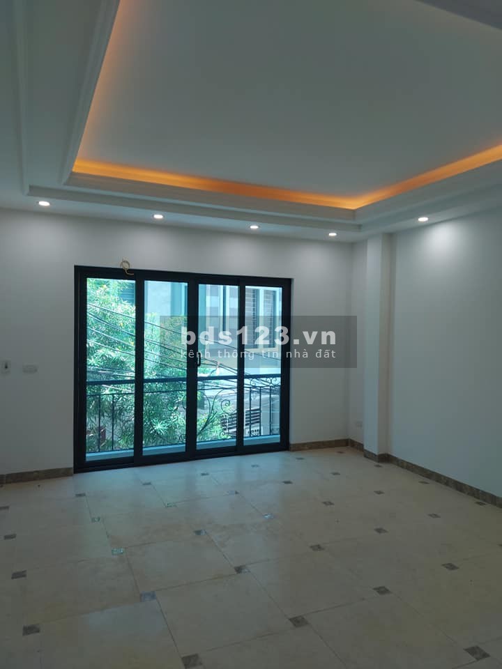 Nhà mới xây có thang máy phố Trường Lâm, Long Biên, ô tô vào nhà, dt 74m2, 5 tầng, giá 6,3 tỷ