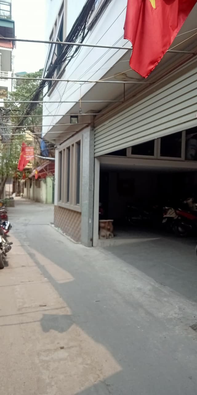 Cần bán chung cư mini 180m2, 6 tầng tại phố Kim Giang, Quận Thanh Xuân, thang máy, ô tô vào nhà