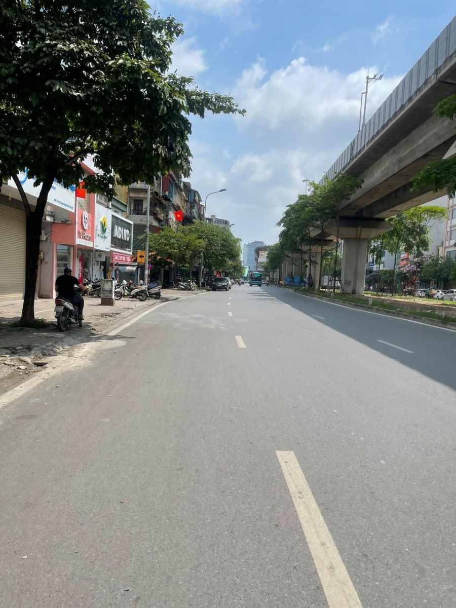 Bán đất mặt phố Nguyễn Trực Hà Đông diện tích sử dụng 250m2 mặt tiền 9m giá chỉ nhỉnh 19 tỷ