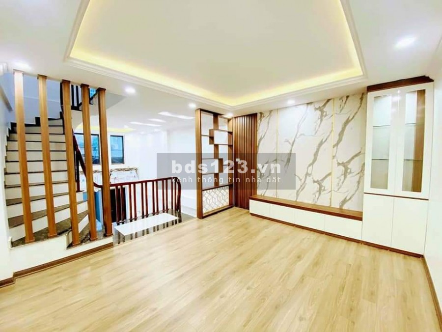 Bán nhà mới Thị Trấn Văn Điển, ngõ nông, vài bước ra chợ, diện tích 40m2, giá 2.65 tỷ