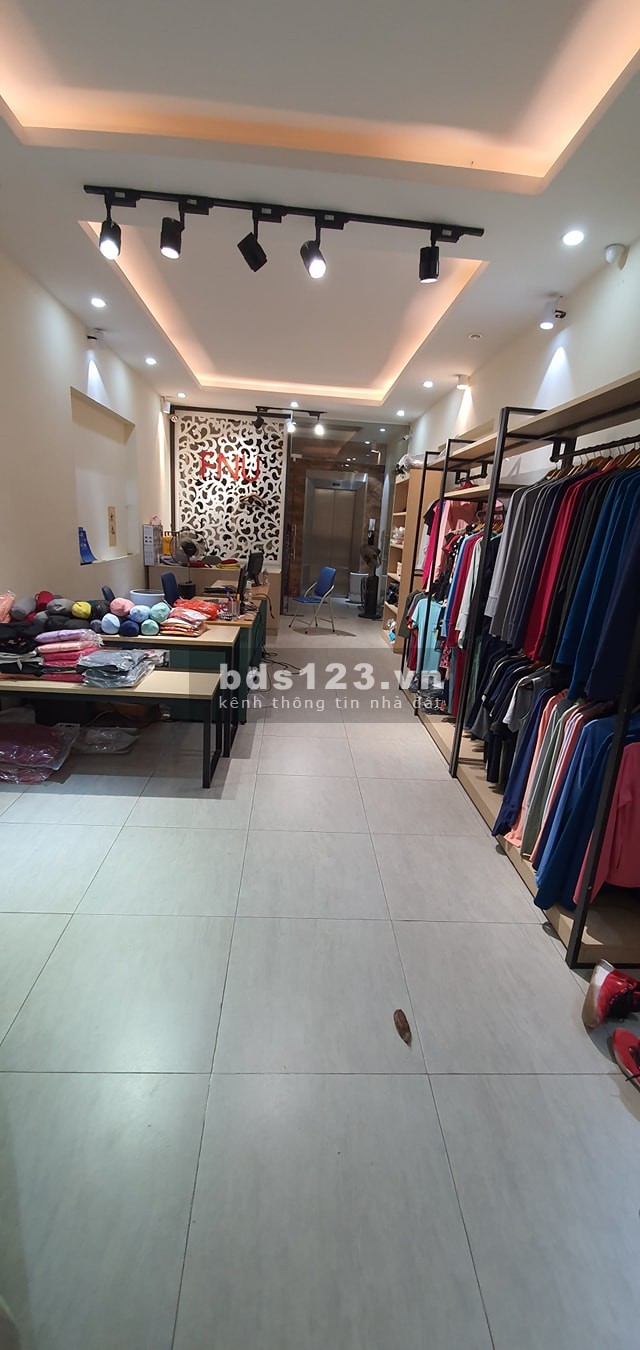 Mặt phố Nguyễn Văn Cừ, vị trí VIP, kinh doanh, diện tích 60m2, mặt tiền 4m, giá bán 15.6 tỷ