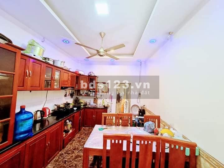 Bán nhà Ngọc Lâm Quận Long Biên hiếm nhà bán diện tích 44m2 giá bán 2.9 tỷ