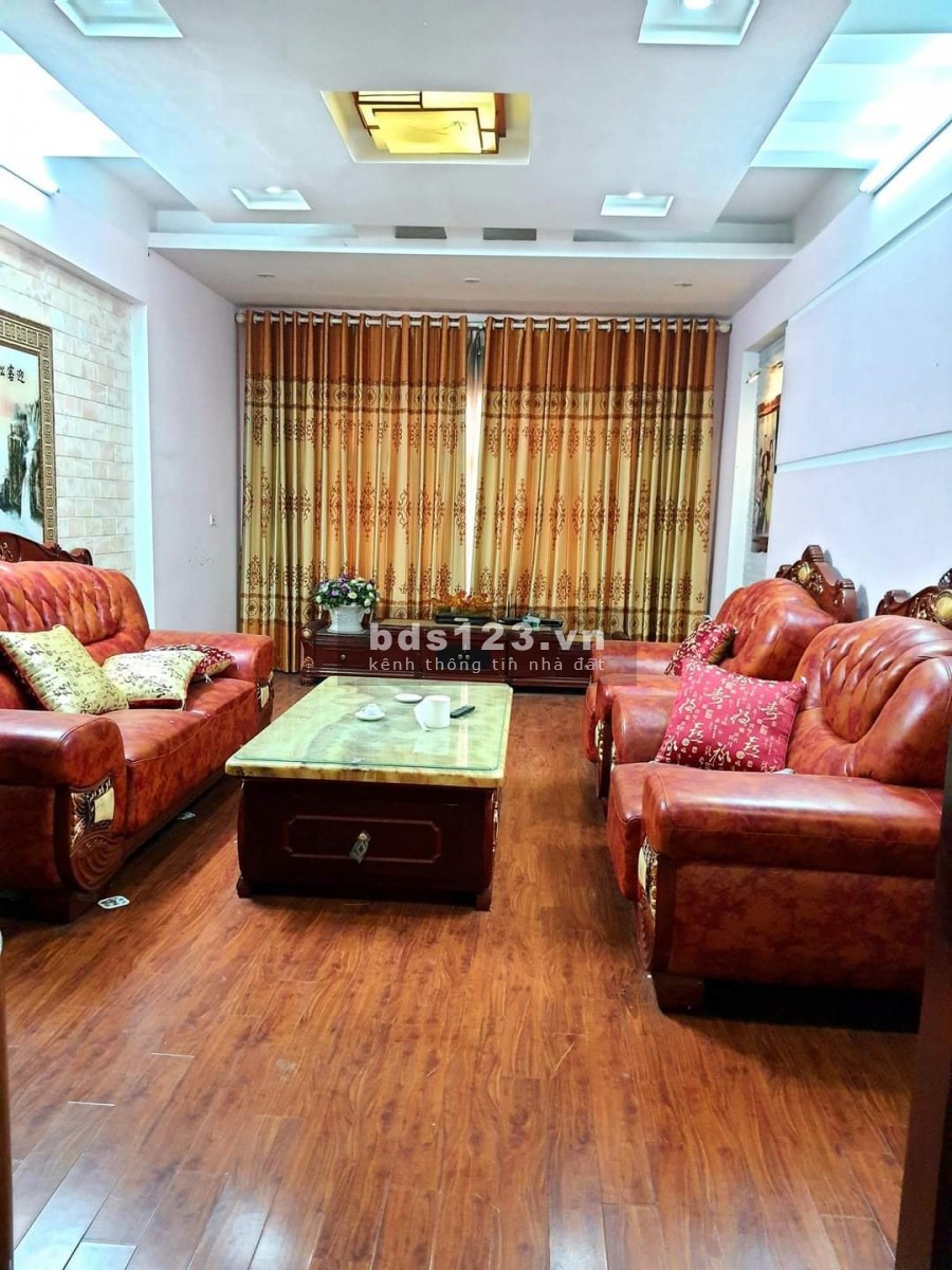 Bán nhà phố Hoa Bằng, Quận Cầu Giấy, diện tích 65m2, đúc kiên cố 5 tầng, kinh doanh, ô tô