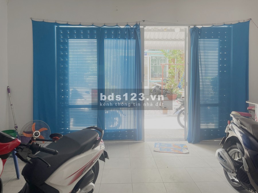 Bán Nhà Đường Tên Lửa, 70m2, 3 Lầu 5PN, Khu VIP Giá Rẻ Chỉ 6.95 Tỷ TL, 0971243100