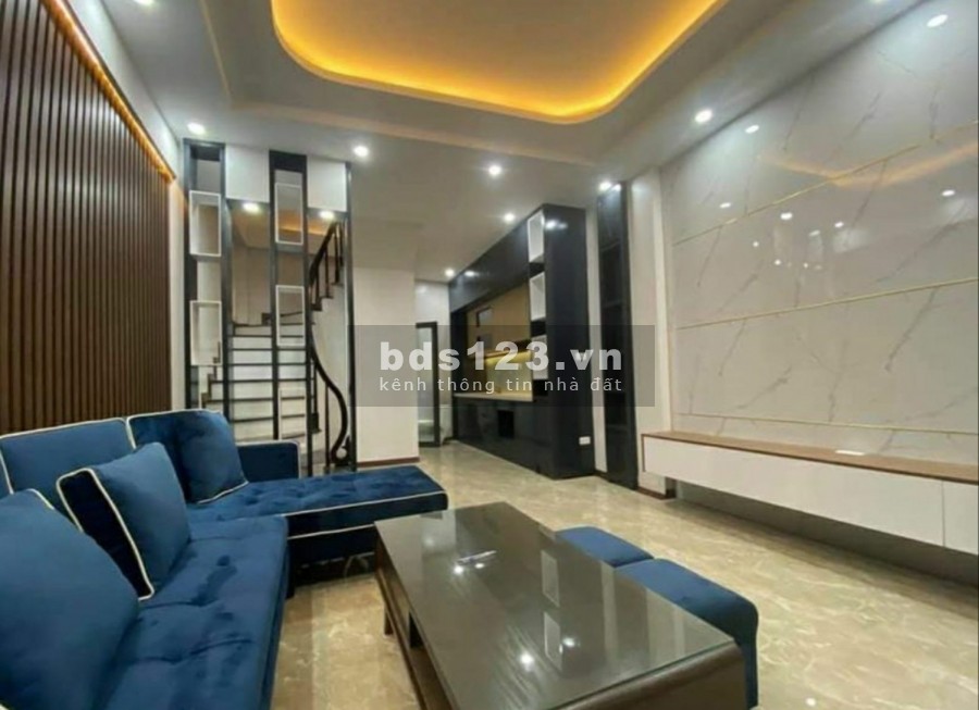 Giảm chào sát sàn bán nhà Quận Cầu Giấy, diện tích 40m2, 5 tầng, giá bán nhanh 3.5 tỷ