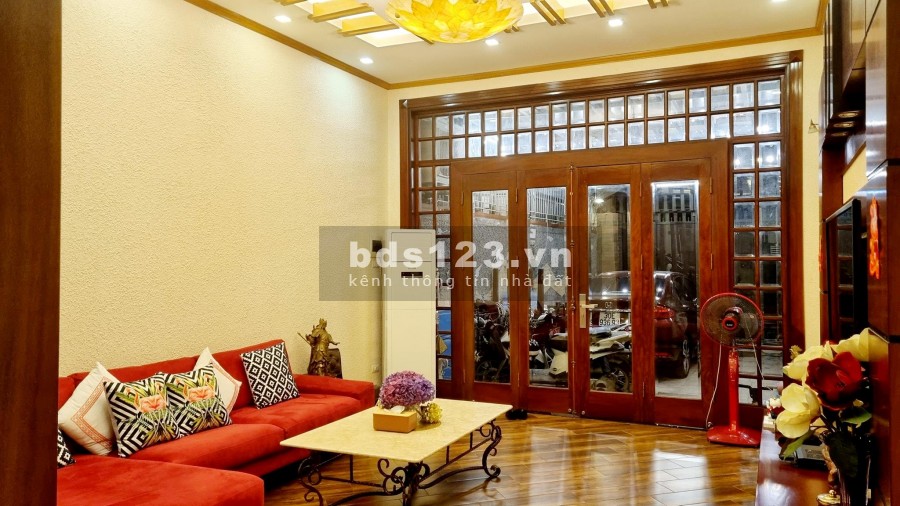 Bán gấp nhà Xuân Phương diện tích sử dụng 40m2 giá bán 2.4 tỷ ngõ thông oto đi qua