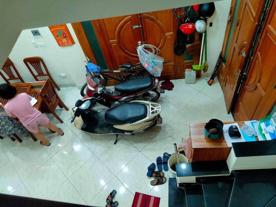 Bán nhà phố Định Công, Hoàng Mai 42m2, 5 tầng, giá 3.7 tỷ. Lô góc 2 thoáng - ở ngay