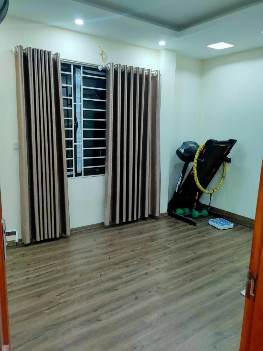 Bán nhà phố Định Công, Hoàng Mai 42m2, 5 tầng, giá 3.7 tỷ. Lô góc 2 thoáng - ở ngay