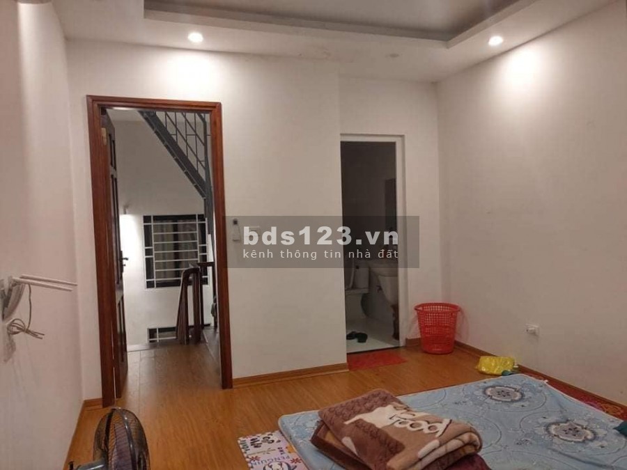 Bán nhà phố Bạch Mai, 5 tầng có thang máy, lô góc vỉa hè siêu hiếm, mt 5m, dt 68m2, giá 19 tỷ