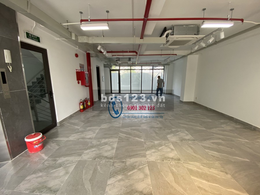 Cho thuê Tòa nhà văn phòng 8 tầng sàn trống suốt mặt tiền lớn trung tâm Quận 2