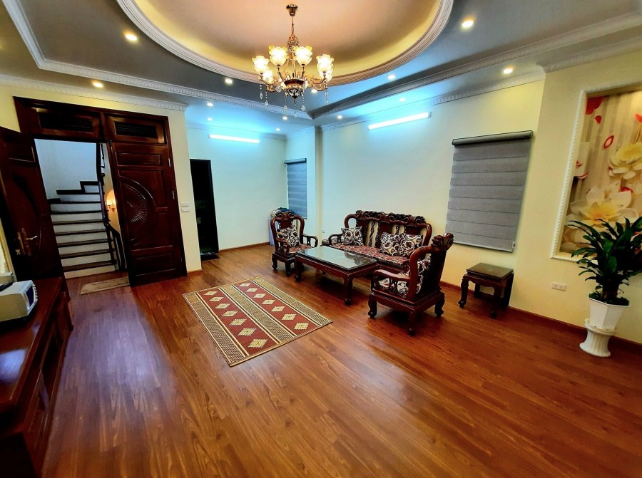 Bán gấp nhà ĐẸP và RẺ phố Vương Thừa Vũ, ôtô trong nhà, DT 52m2 Giá Siêu Ngon 6,5 Tỷ