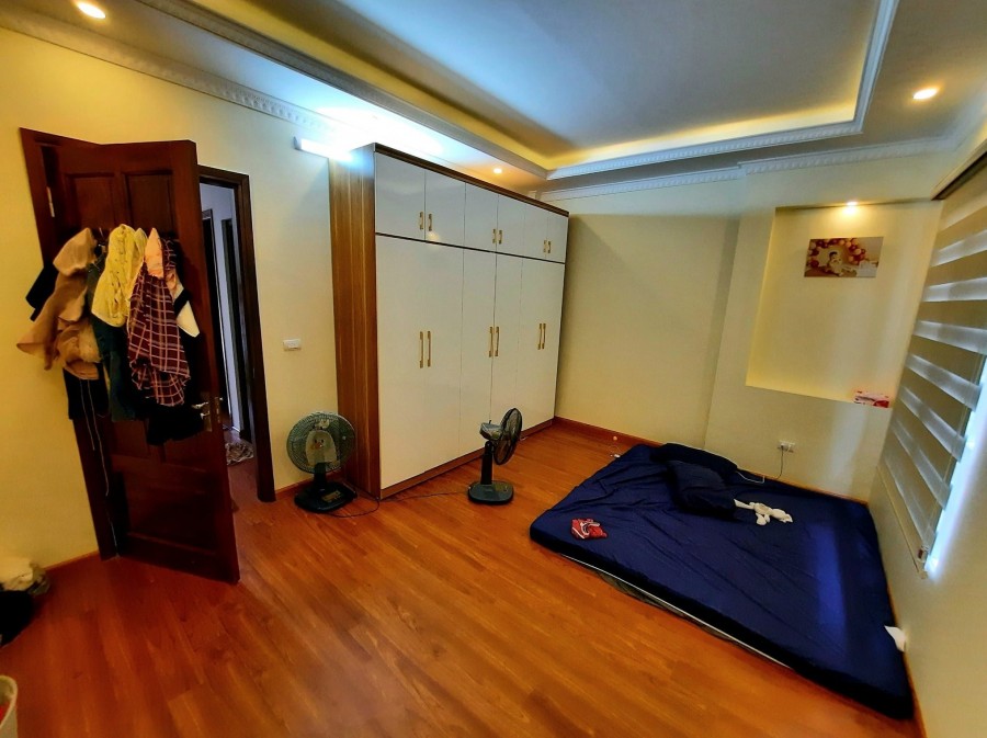 Bán gấp nhà ĐẸP và RẺ phố Vương Thừa Vũ, ôtô trong nhà, DT 52m2 Giá Siêu Ngon 6,5 Tỷ