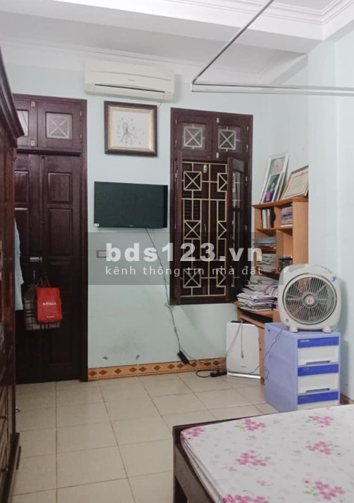Bán nhà nguyên căn Nam Từ Liêm 2 mặt thoáng, nội thất, dt 44m2, 3 tầng, mt rộng, giá 3.6 tỷ