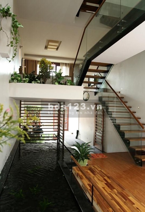Bán nhà Ngọc Thuỵ, Long Biên, khu Vip diện tích rộng, không khí trong lanh, giá bán 5.6 tỷ