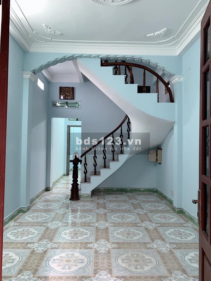 Bán nhà Tam Trinh, Quận Hoàng Mai cạnh siêu thị Metro, giá bán 2,8 tỷ, lh 0904183351