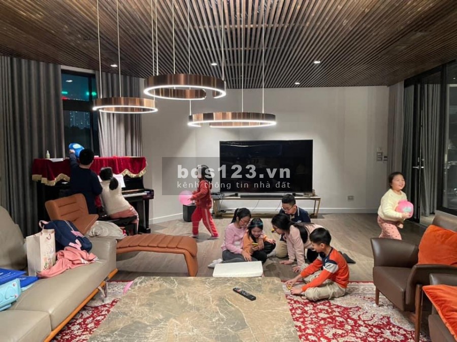 Bán nhanh biệt thự mặt phố Trần Quốc Toản, diện tích 292m2, mặt tiền 11m, sổ vuông vắn