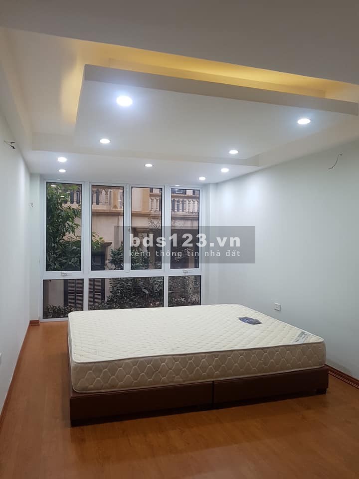 Bán nhà đẹp Ngọc Thụy nguyên căn rộng 38m2. giá bán 4.8 tỷ, khu dân trí cao, tiện ích đủ