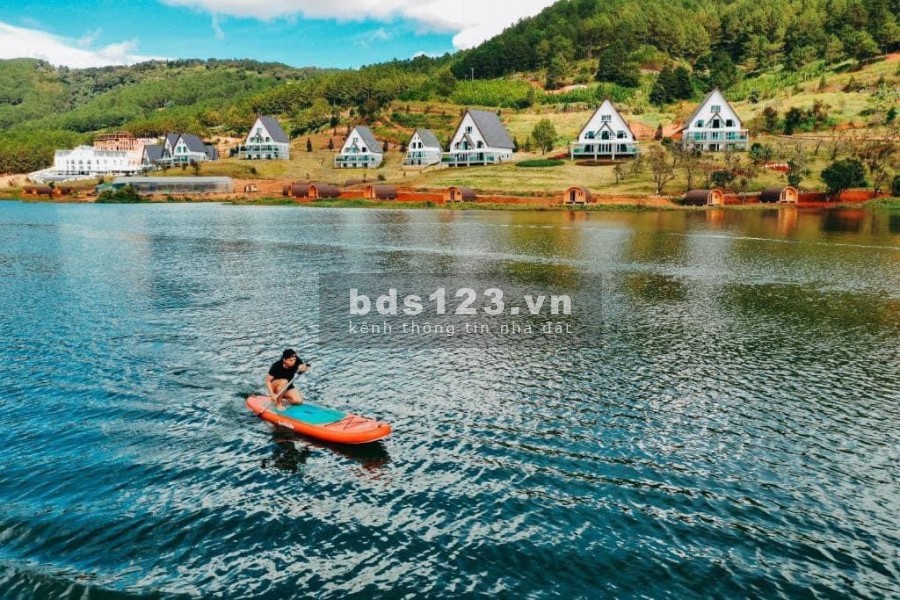 Cần bán gấp lô đất nền thổ cư ngay trung tâm thị trấn Di Linh, view hướng mặt Hồ Tây