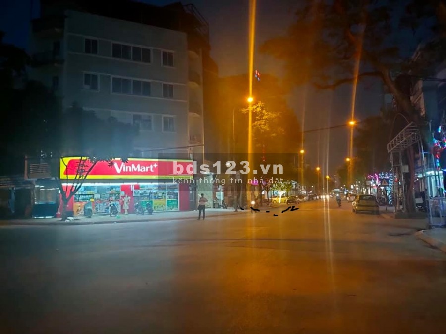 Bán nhà nguyên căn mặt phố Hồng Tiến diện tích 400m2, mt 20m, giá 83 tỷ, sổ chính chủ