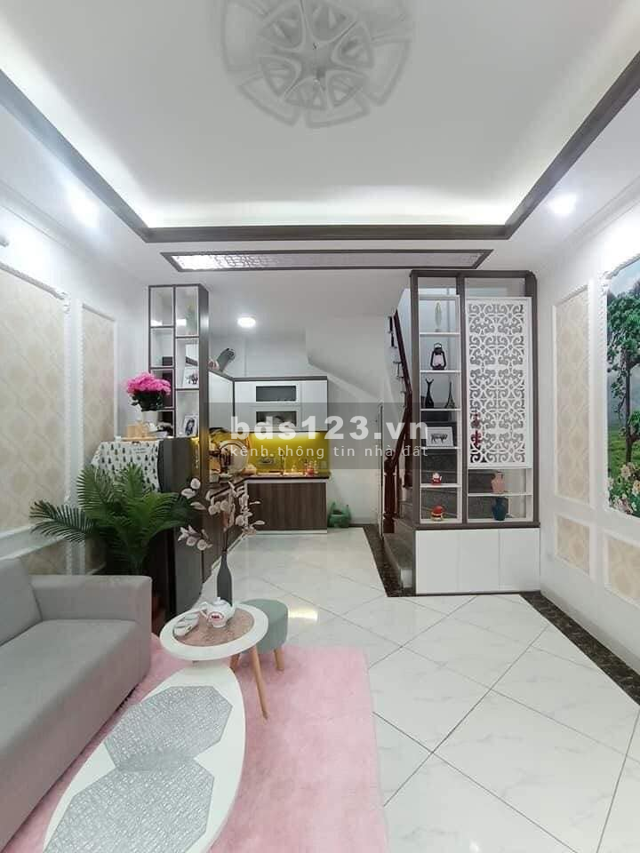Bán nhà Minh Khai Hai Bà Trưng dt 33m2, 5 tầng, 2 mặt thoáng, ô tô đỗ cửa lh 0817750699