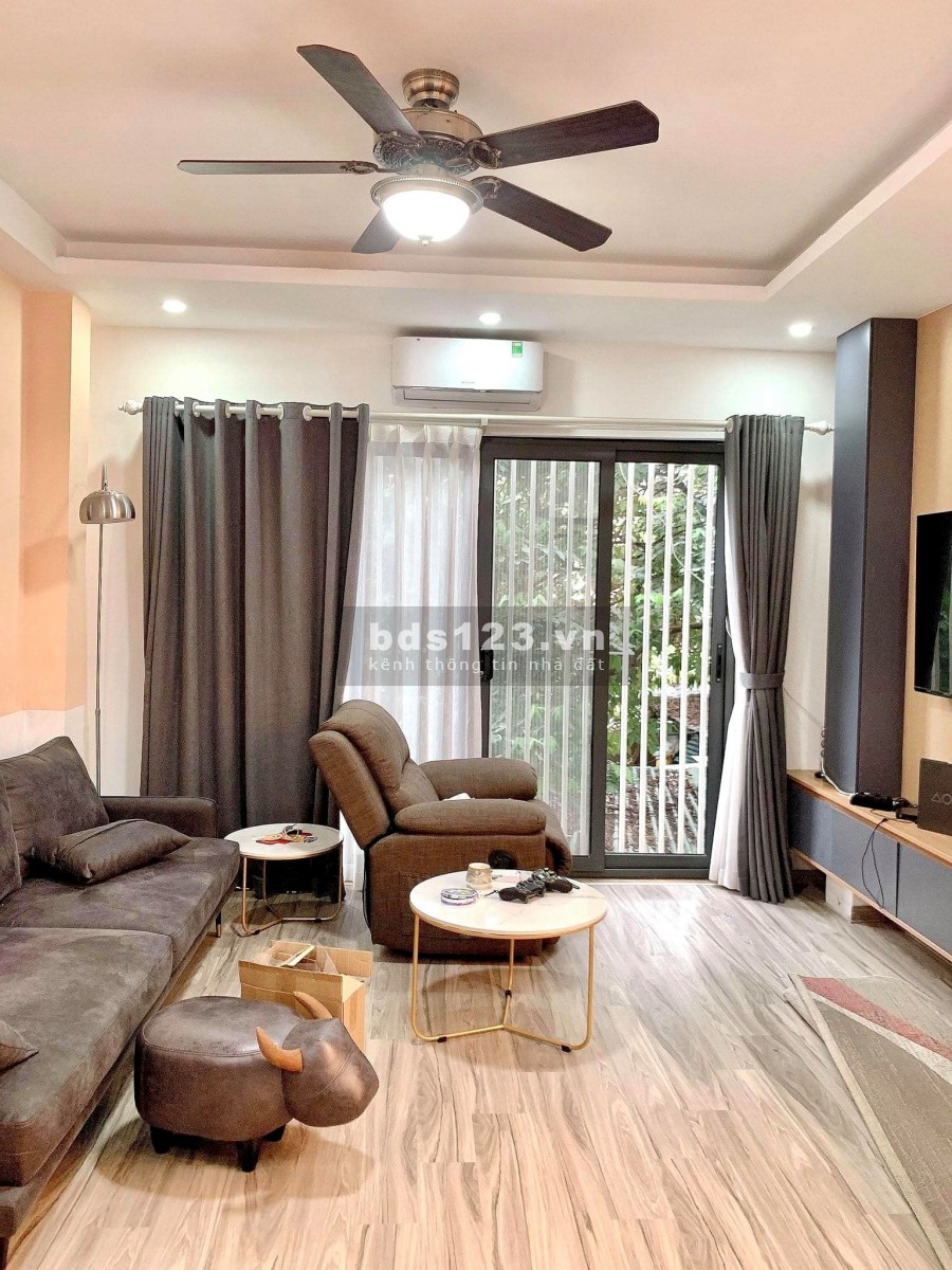 Cực hiếm, bán nhà mặt phố Chùa Bộc, kinh doanh đỉnh cao, dt 70m2, giá bán 31.5 tỷ