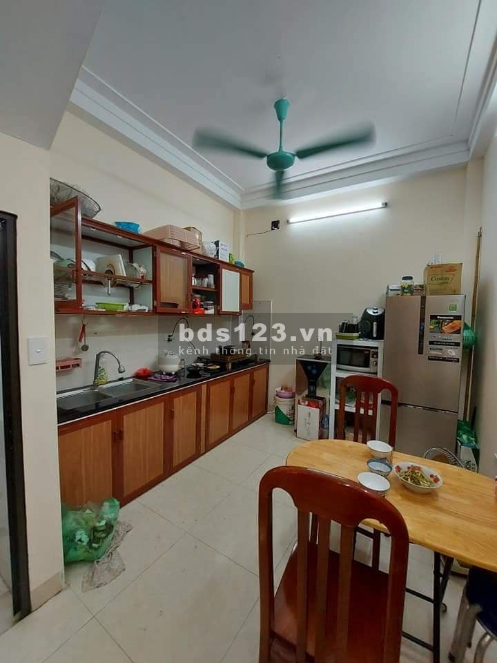 Bán nhà Ngọc Thụy diện tích 34m2 dân xây mặt ngõ thông nhà đẹp ở ngay giá bán 2,5 tỷ