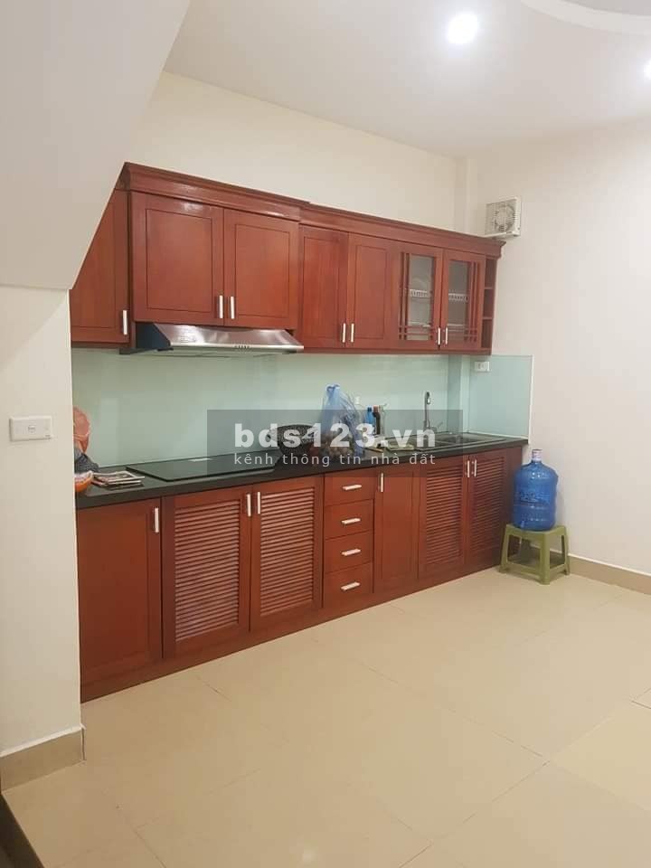 Bán nhà nguyên căn phố Hoàng Văn Thái, diện tích sử dụng 44.8m2, đúc 3.5 tầng, thoáng
