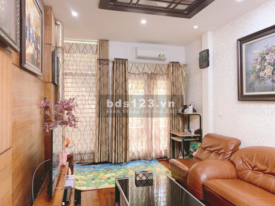 Nhà đẹp phố Tôn Thất Tùng, dt 56m2, 6 pn, vửa ở vừa cho thuê doanh thu cực tốt, giá mềm