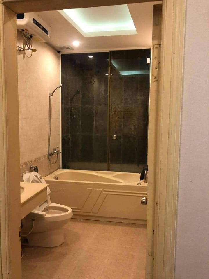 Bán nhà Đường Láng diện tích sử dụng 35m2, 4 tầng, giá bán 3,5 tỷ, sổ giao dịch nhanh