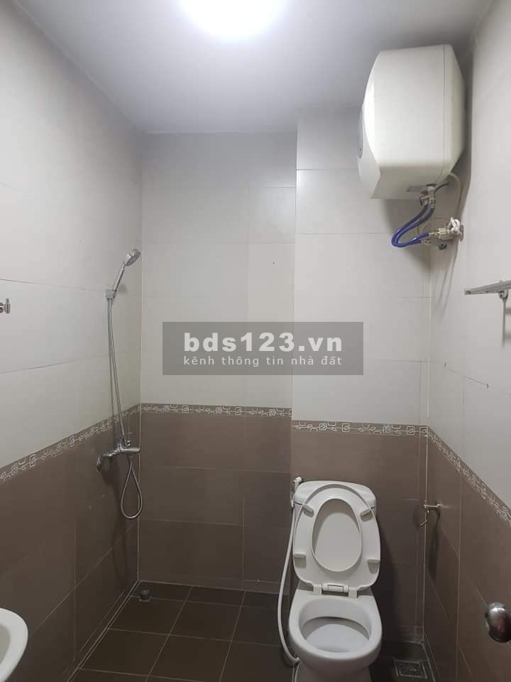 Bán nhà nguyên căn phố Hoàng Văn Thái, diện tích sử dụng 44.8m2, đúc 3.5 tầng, thoáng