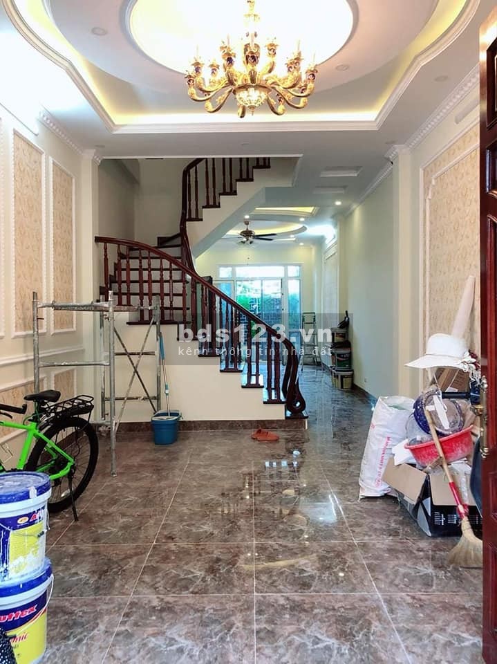 Kỹ sư xây dựng chuyển công tác bán nhà diện tích 60m2 3 tầng đúc Minh Khai chỉ 2.9 tỷ
