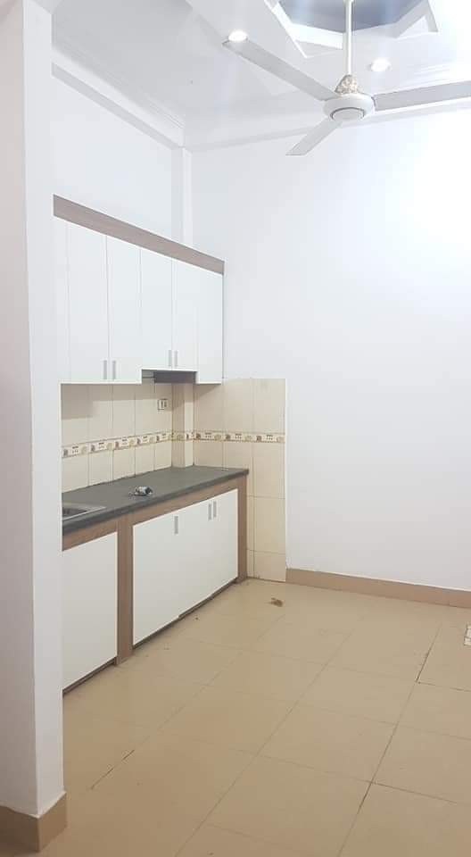 Bán gấp nhà phố Vĩnh Hưng, dt 40m2, 5 tầng, vị trí đẹp, ngõ rộng, thoáng. Giá 3.7 tỷ