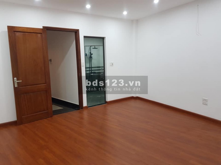 Bán nhà Quận Thanh Xuân diện tích sử dụng 40m2 đúc 5 tầng giá bán chính chủ 3,8 tỷ