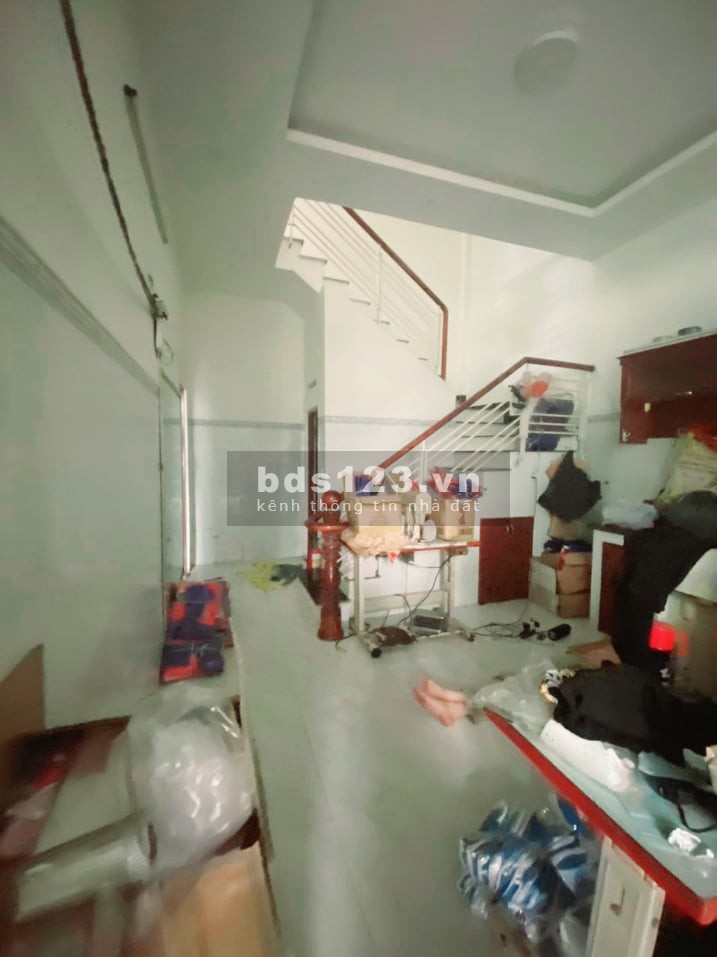 Bán nhà hẻm 185 Nguyễn Phúc Chu, nở hậu diện tích 62m2, 2 lầu, 4 phòng ngủ, sổ đẹp