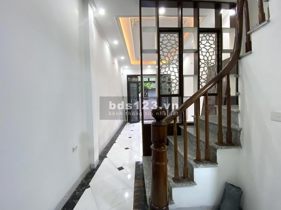 Bán nhà riêng phố Đặng Tiến Đông, Tây Sơn, Quận Đống Đa, 4 tầng, dt 37m2, giá 3.9 tỷ