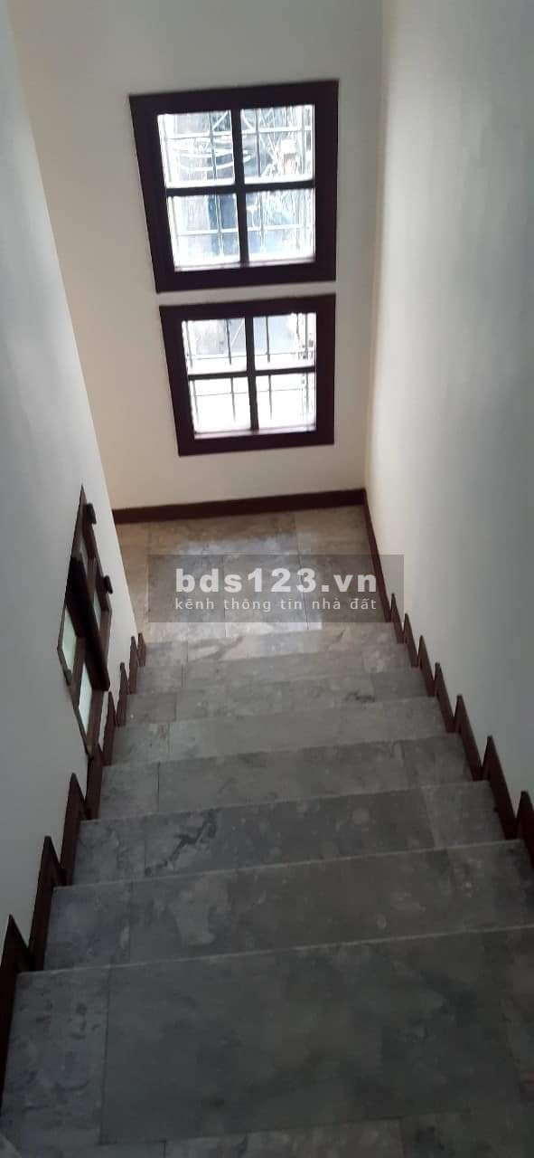 Tôi cần bán nhà Vĩnh Tuy, Hai Bà Trưng, 78m2 x 4 tầng, mt 7.8m, giá chỉ 5.6 tỷ, có thương lượng