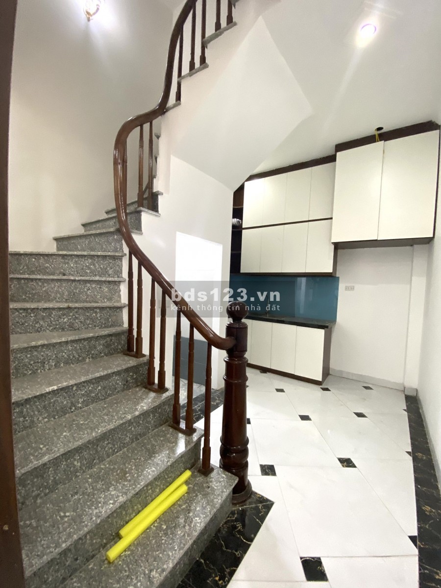 Bán nhà riêng phố Đặng Tiến Đông, Tây Sơn, Quận Đống Đa, 4 tầng, dt 37m2, giá 3.9 tỷ