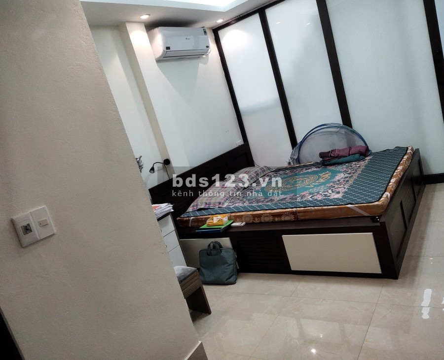 Nhà đẹp gara ô tô tặng nội thất kinh doanh tổ 12 Thạch Bàn, dt 52m2, 3 tầng, giá 4.7 tỷ