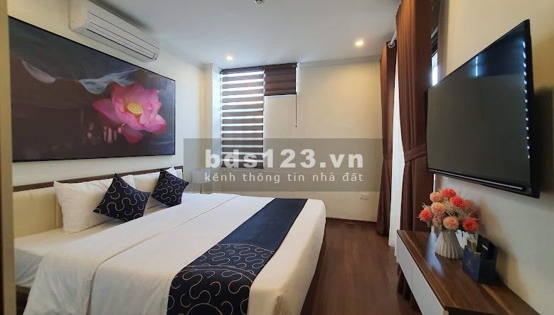 Bán siêu biệt thự phố Lạc Long Quân, Tây Hồ, dt 360m2, 4 tầng giá 90.5 tỷ, kh 0394902347